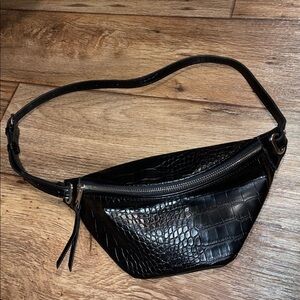 The Drop Crossbody Belt Bag